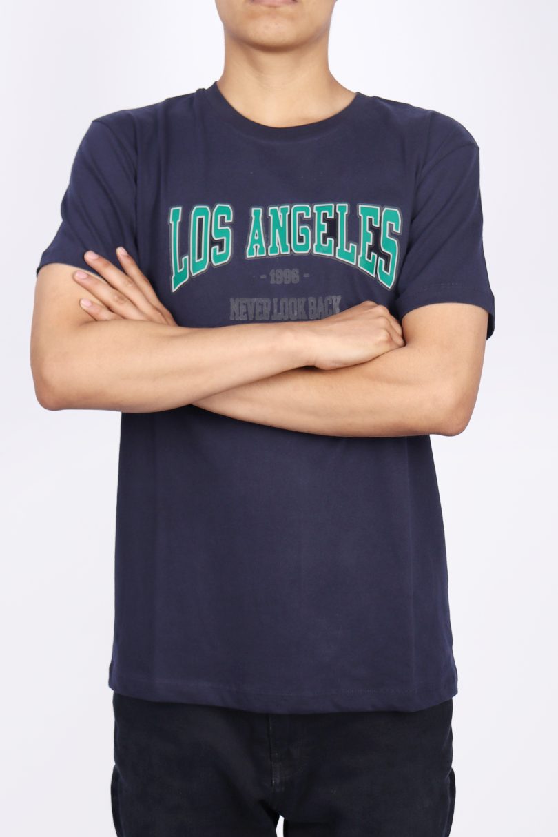 POLO AZUL MARINO DE HOMBRE CON ESTAMPADO LOS ANGELES